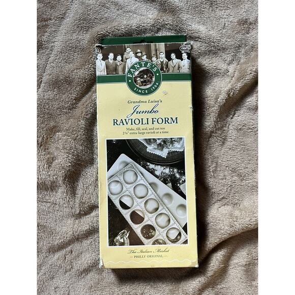 Fante's Grandma Luisa’s Jumbo Ravioli Form Maker The Italian Market Philly - Picture 1 of 3